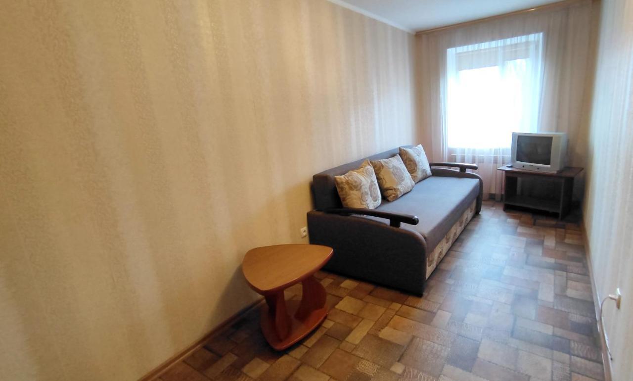 Двухкомнатные Апартаменты Центр Mystetsʹka 3 Kr Apartments Krivoy Rog Ngoại thất bức ảnh
