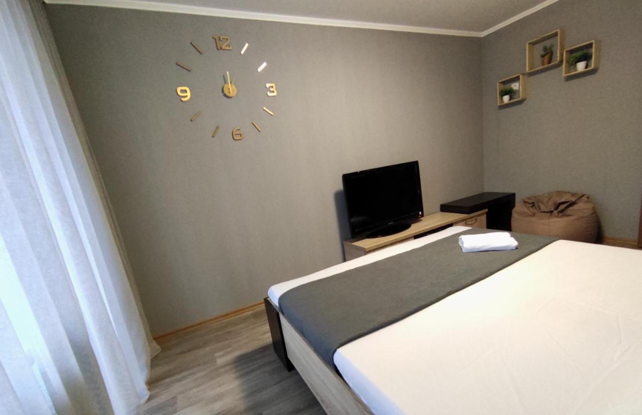 Двухкомнатные Апартаменты Центр Mystetsʹka 3 Kr Apartments Krivoy Rog Ngoại thất bức ảnh