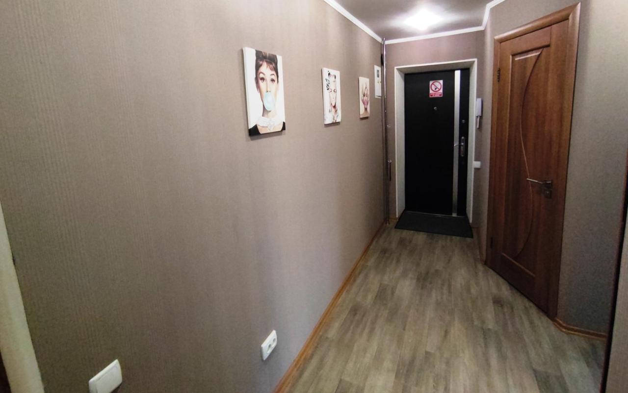 Двухкомнатные Апартаменты Центр Mystetsʹka 3 Kr Apartments Krivoy Rog Ngoại thất bức ảnh